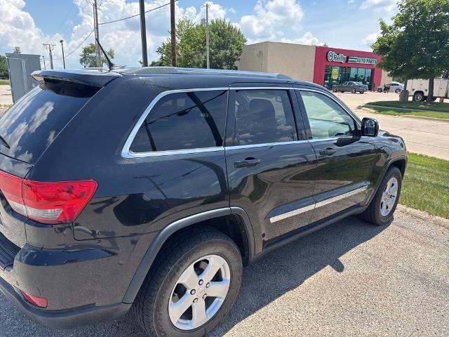 2013 Jeep Grand Cherokee Vehicle Photo in Cedar Rapids, IA 52402
