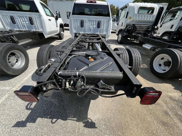 2024 Chevrolet Silverado 3500 HD Chassis Cab Vehicle Photo in ALCOA, TN 37701-3235