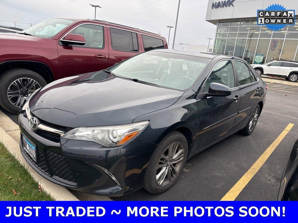 2017 Toyota Camry Vehicle Photo in Saint Charles, IL 60174