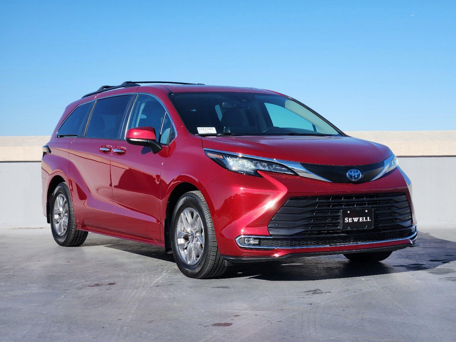 2022 Toyota Sienna Vehicle Photo in DALLAS, TX 75209