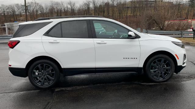 2023 Chevrolet Equinox Vehicle Photo in MOON TOWNSHIP, PA 15108-2571