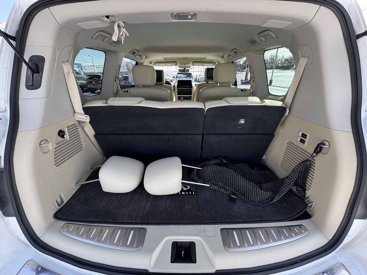 2022 INFINITI QX80 Vehicle Photo in BOONVILLE, IN 47601-9633