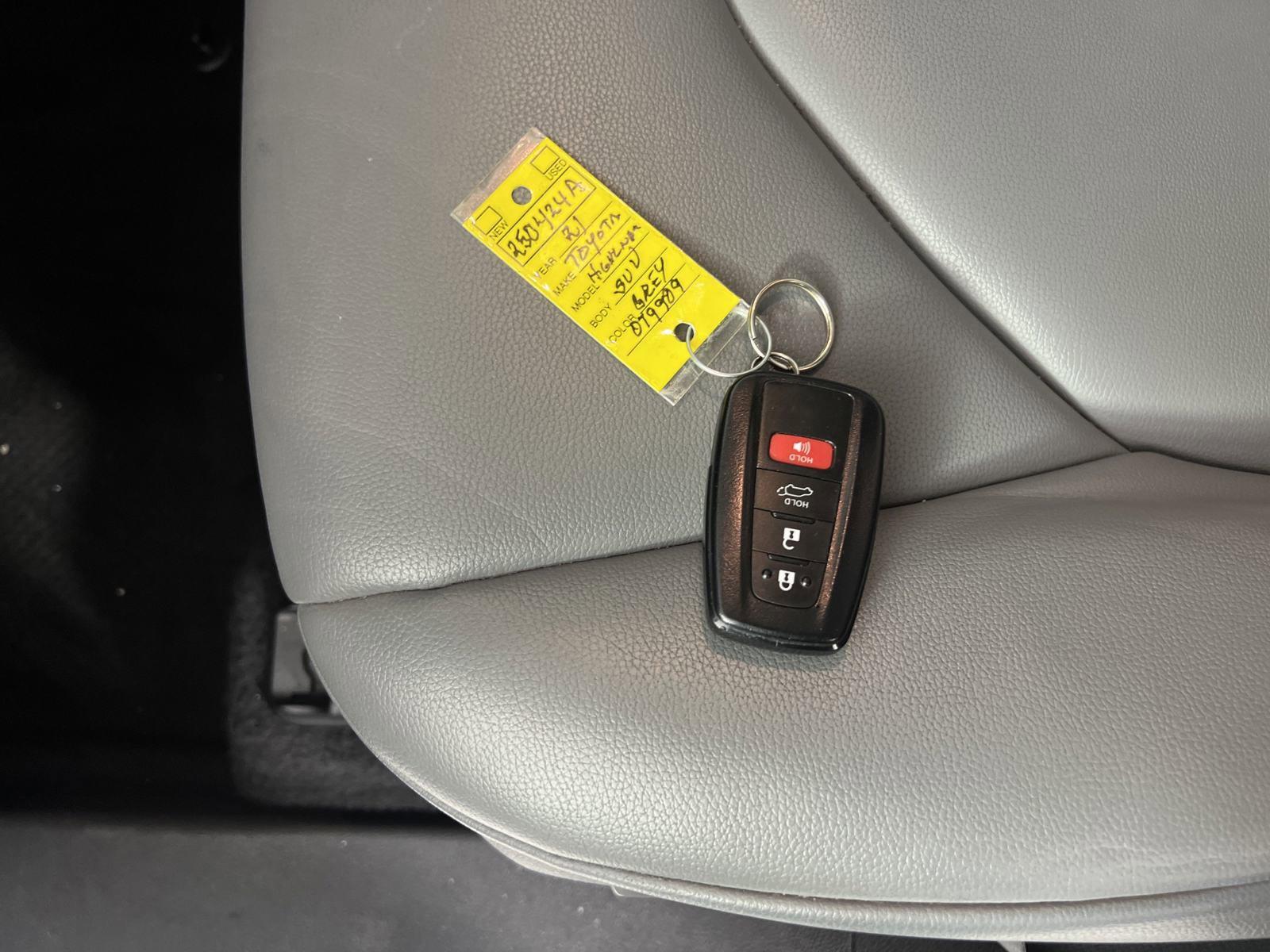 2021 Toyota Highlander Vehicle Photo in GEORGETOWN, TX 78626-7508