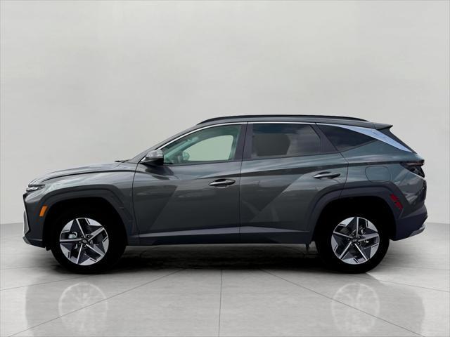 2025 Hyundai TUCSON Hybrid Vehicle Photo in Green Bay, WI 54304