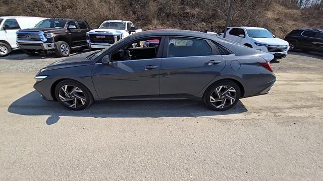 2024 Hyundai ELANTRA Vehicle Photo in Pleasant Hills, PA 15236