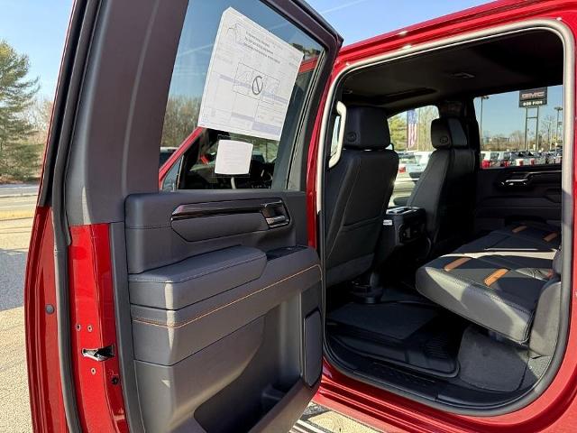 2025 GMC Sierra 3500HD Vehicle Photo in CHICOPEE, MA 01020-5001