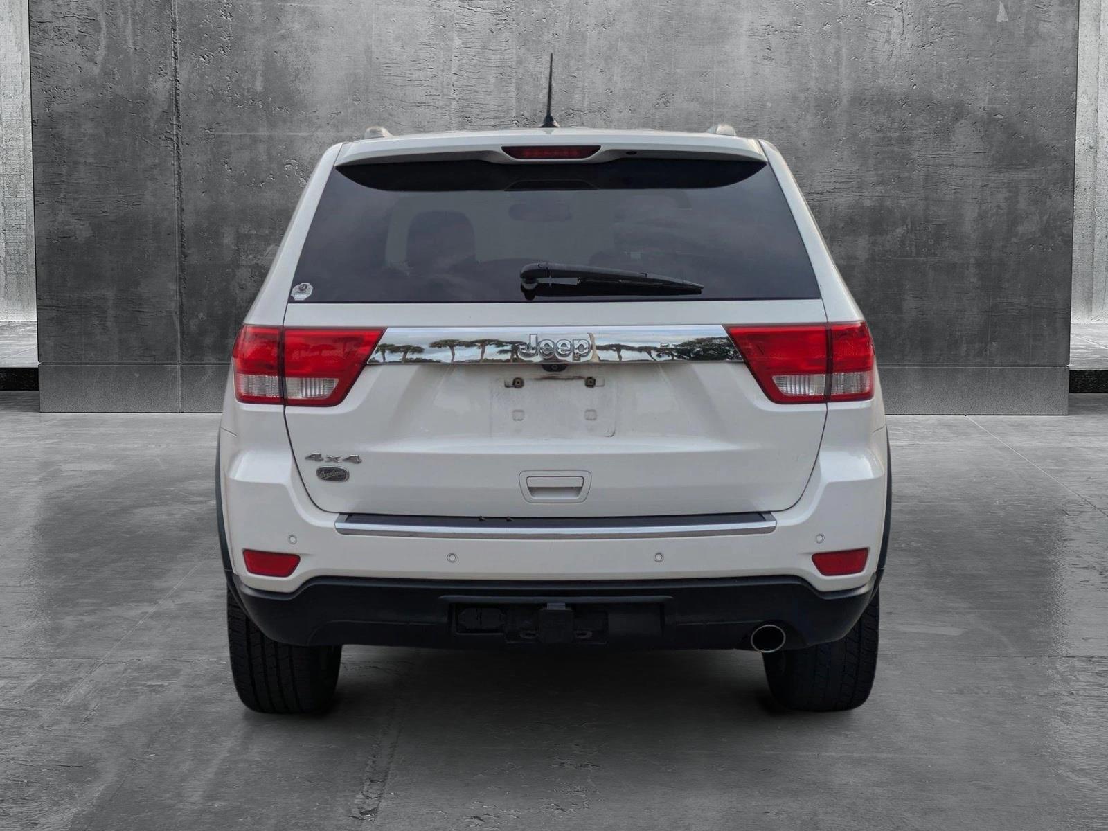 2011 Jeep Grand Cherokee Vehicle Photo in WEST PALM BEACH, FL 33407-3296