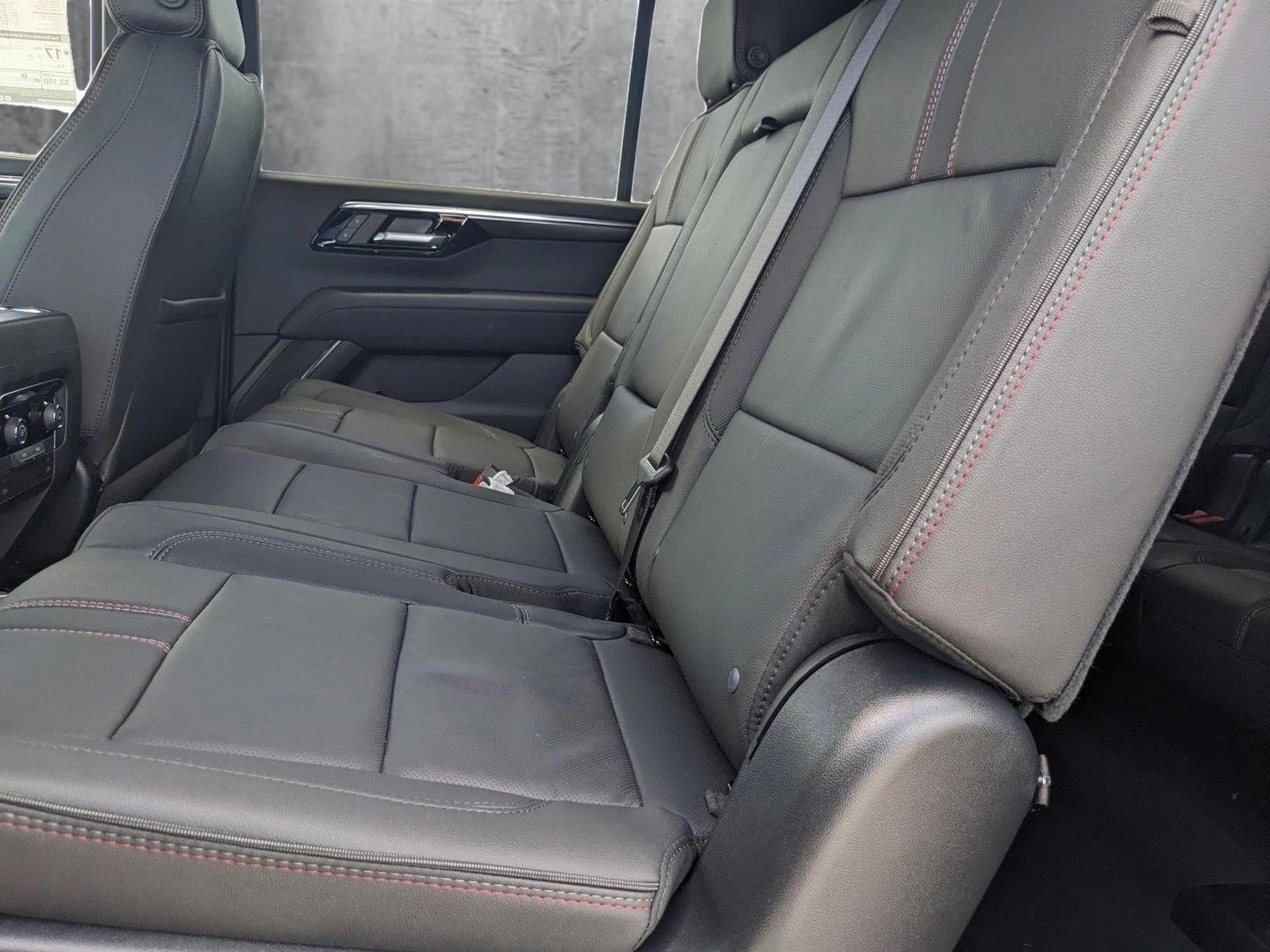 2025 Chevrolet Suburban Vehicle Photo in MIAMI, FL 33172-3015