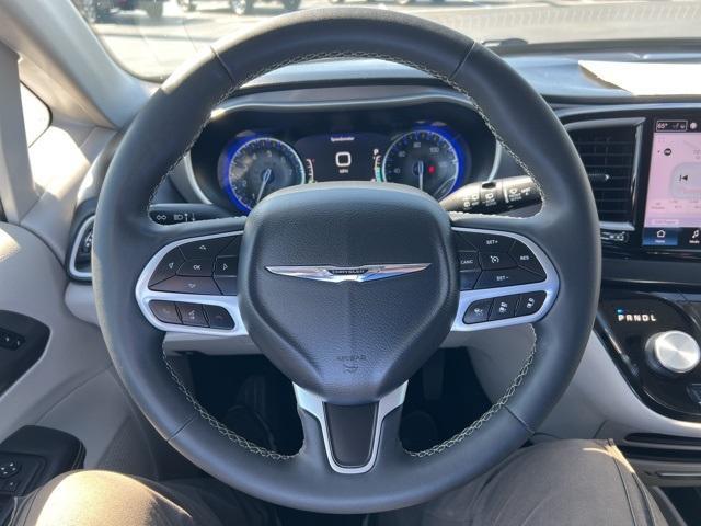 2023 Chrysler Pacifica Vehicle Photo in GREEN BAY, WI 54304-5303