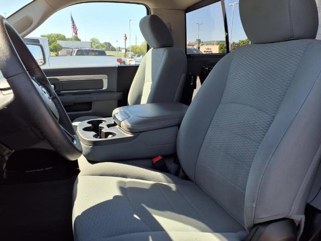 2019 Ram 1500 Classic Vehicle Photo in EMPORIA, VA 23847-1235