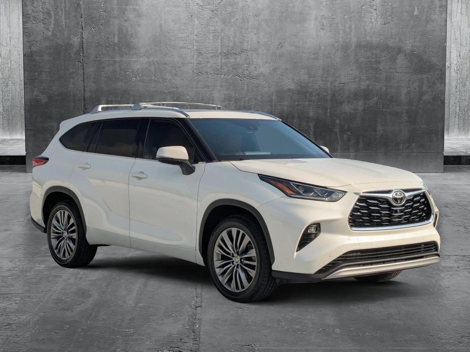 2021 Toyota Highlander Vehicle Photo in Clearwater, FL 33765