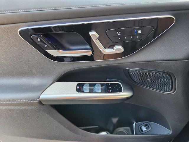 2025 Mercedes-Benz GLC Vehicle Photo in HOUSTON, TX 77079