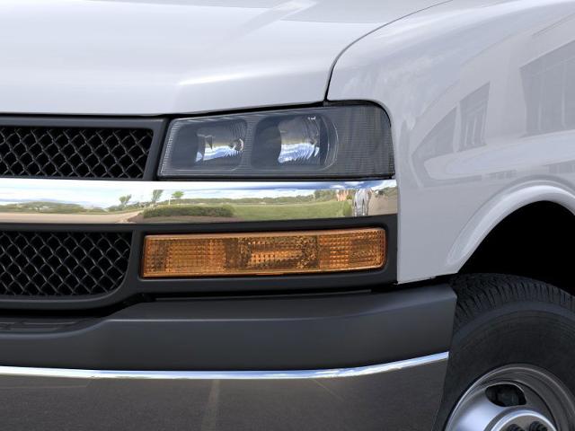 2025 Chevrolet Express Cutaway 4500 Vehicle Photo in GEORGETOWN, TX 78626-7508