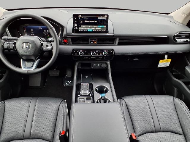 2025 Honda Pilot Vehicle Photo in Oshkosh, WI 54904