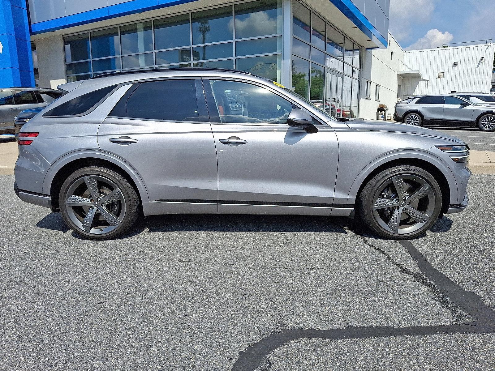 2023 Genesis GV70 Vehicle Photo in BETHLEHEM, PA 18017-9401