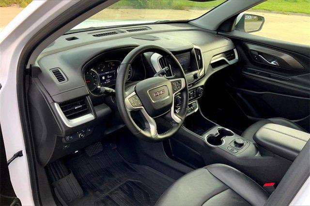 2024 GMC Terrain Vehicle Photo in TOPEKA, KS 66609-0000