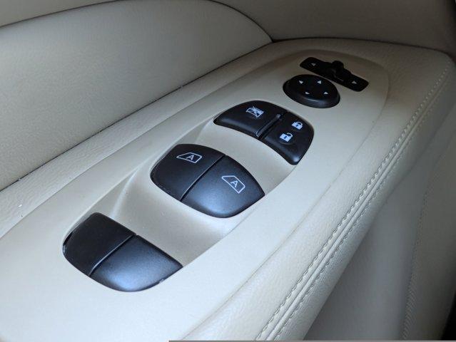 2018 Nissan Pathfinder Vehicle Photo in BRUNSWICK, GA 31525-1881
