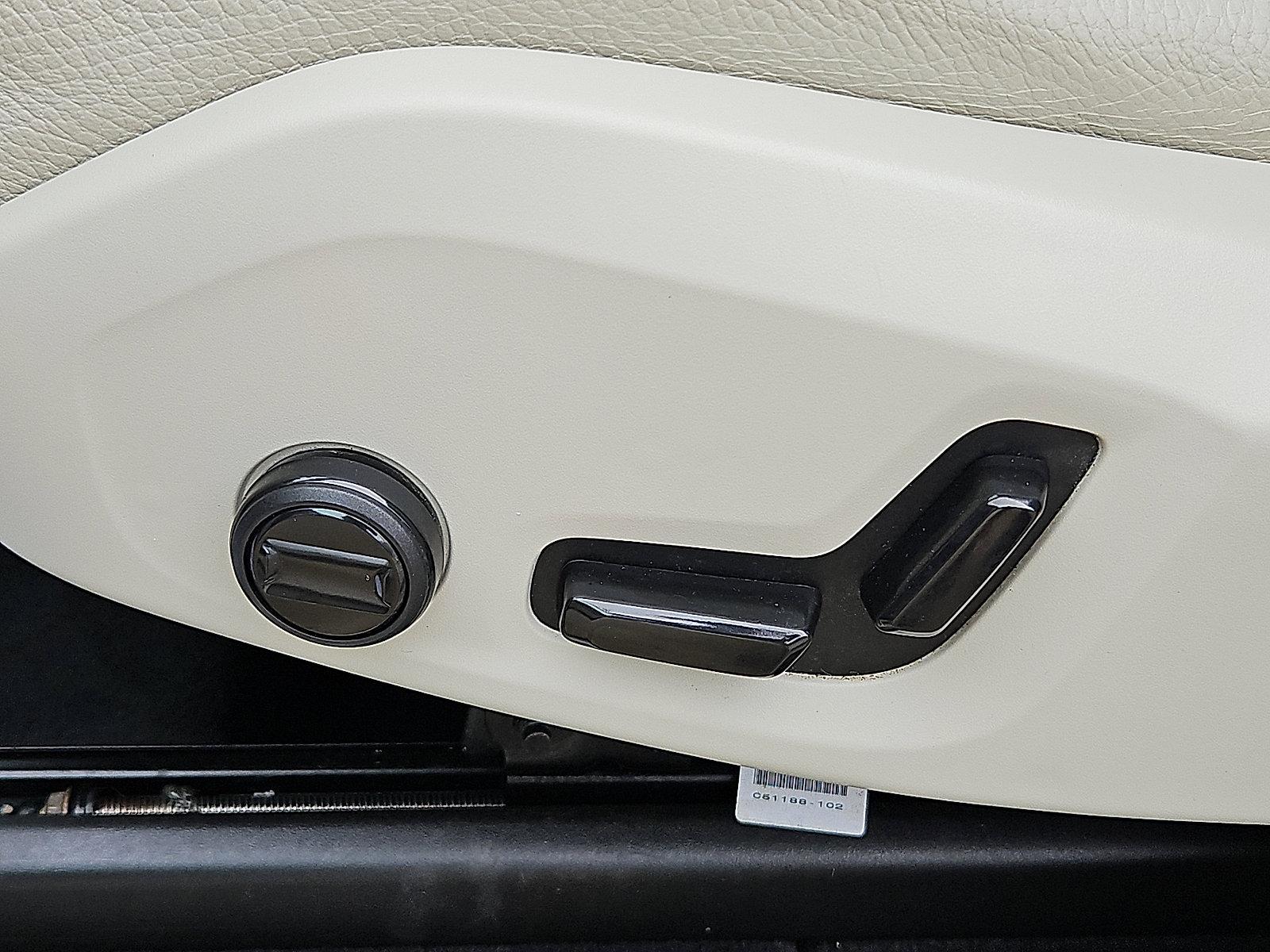 2023 Volvo XC90 Vehicle Photo in Trevose, PA 19053