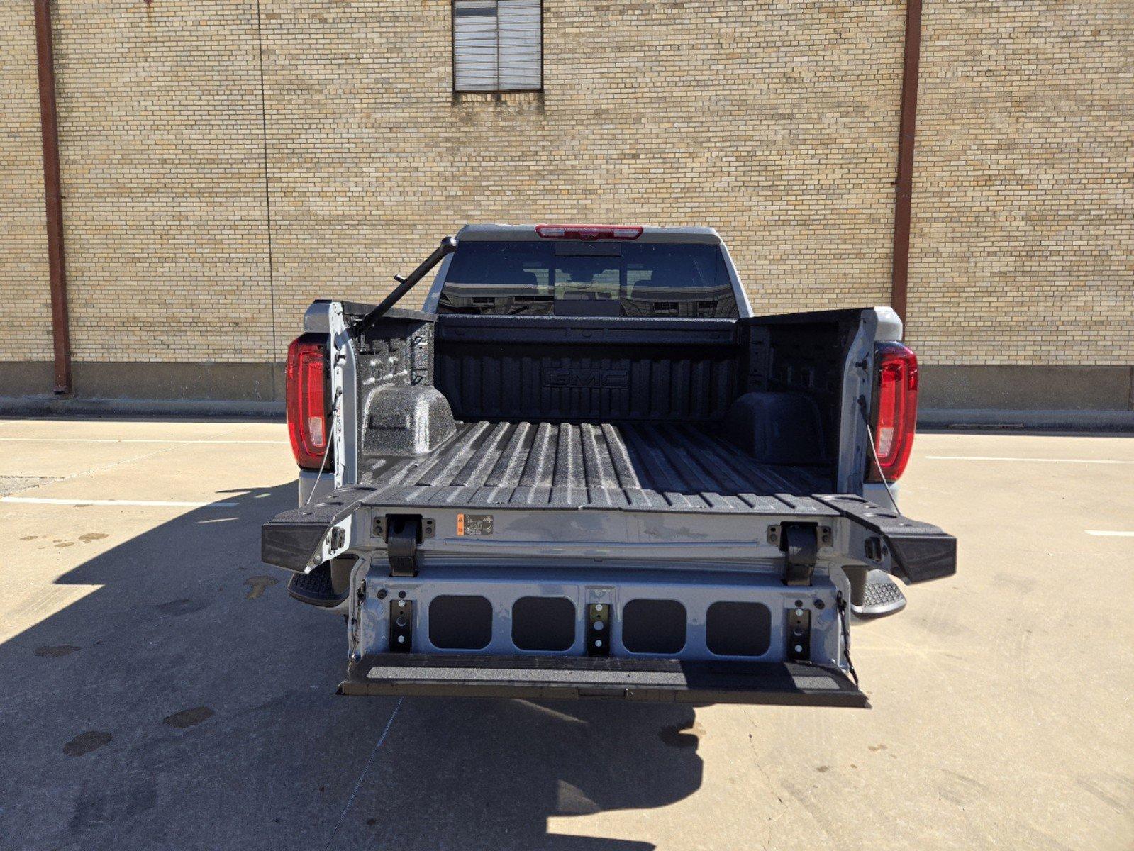 2025 GMC Sierra 1500 Vehicle Photo in DALLAS, TX 75209-3016