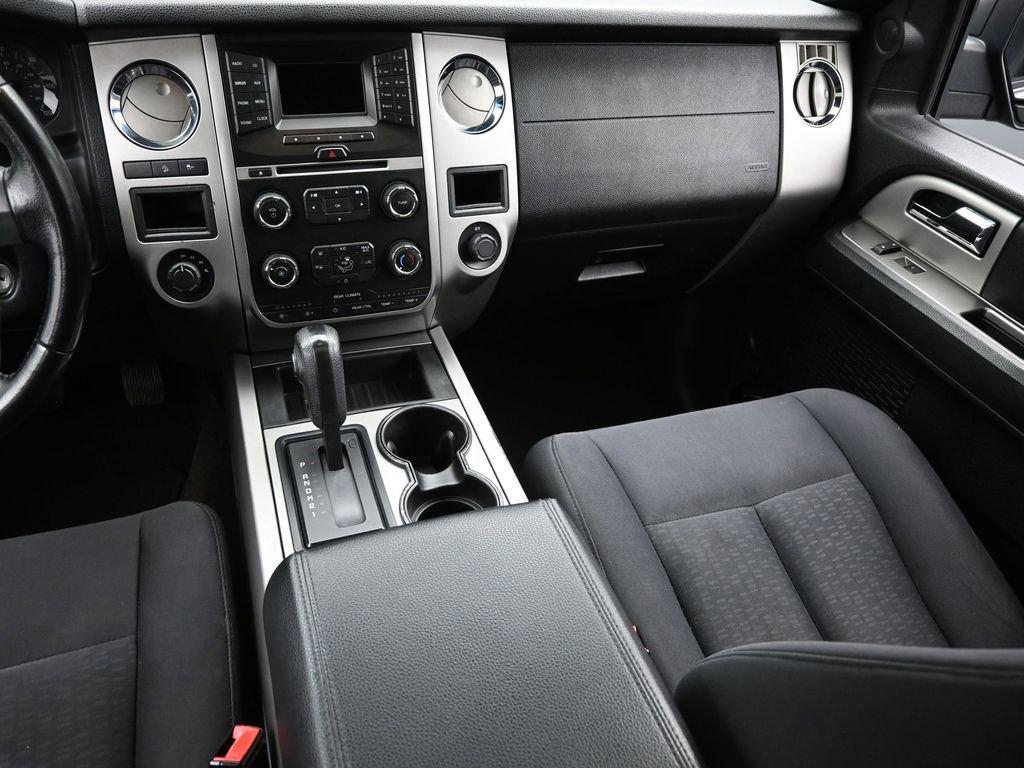 2017 Ford Expedition Vehicle Photo in Cedar Rapids, IA 52402