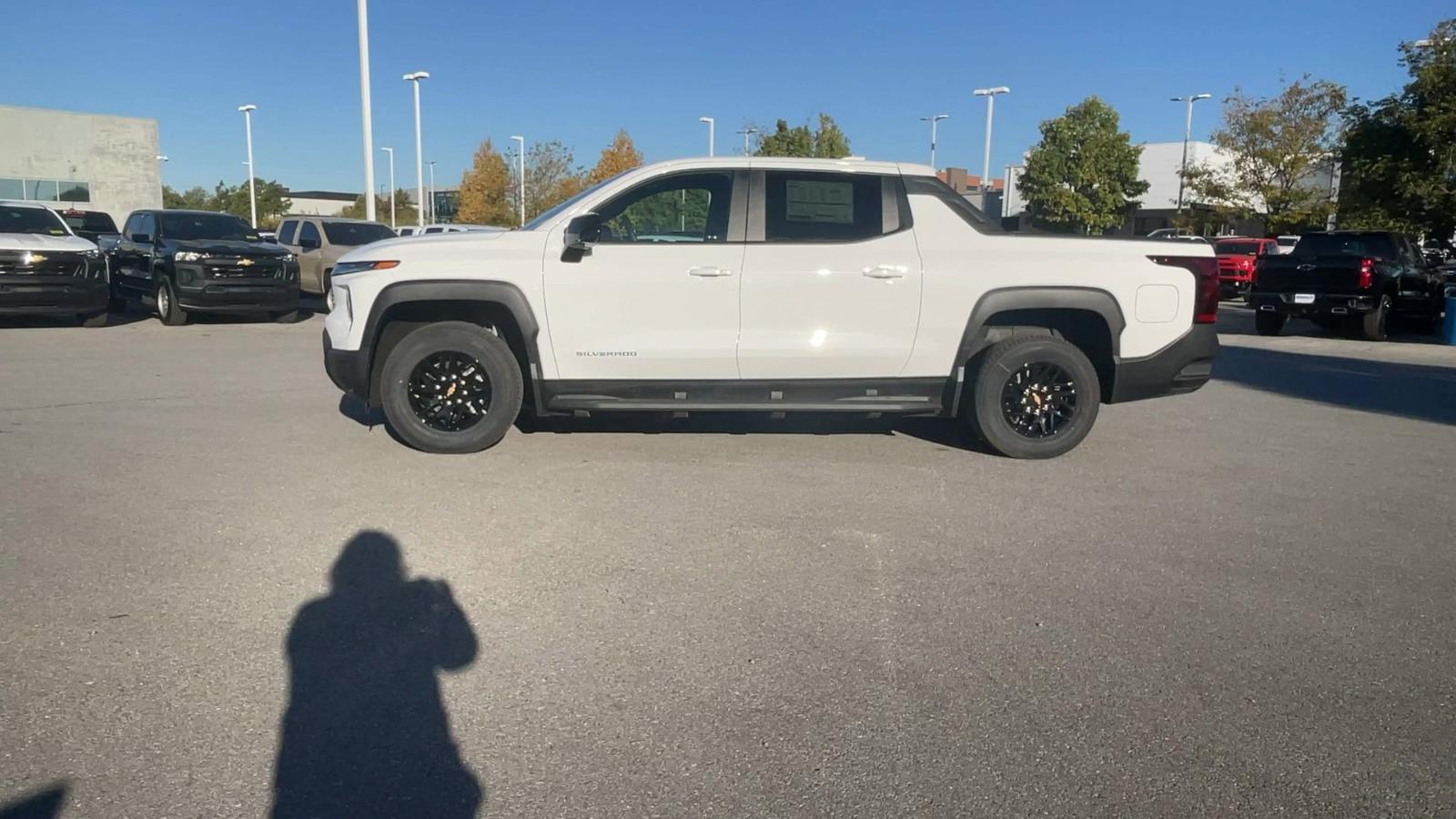 2024 Chevrolet Silverado EV Vehicle Photo in BENTONVILLE, AR 72712-4322