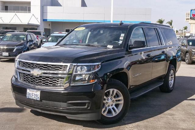 2018 Chevrolet Suburban Vehicle Photo in VENTURA, CA 93003-8585