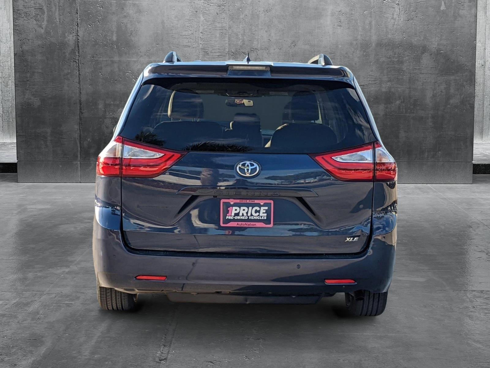 2018 Toyota Sienna Vehicle Photo in Davie, FL 33331