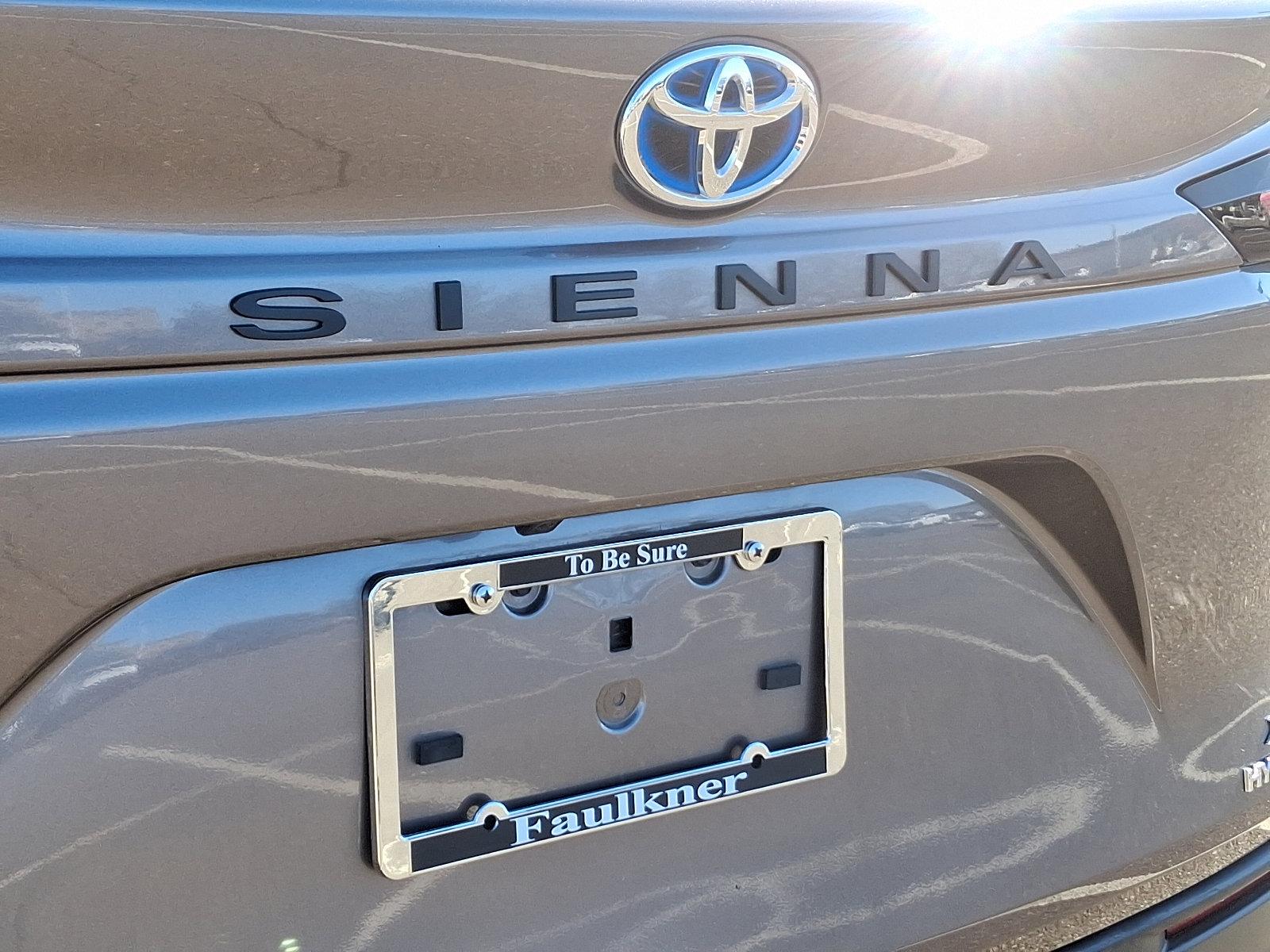 2022 Toyota Sienna Vehicle Photo in Trevose, PA 19053