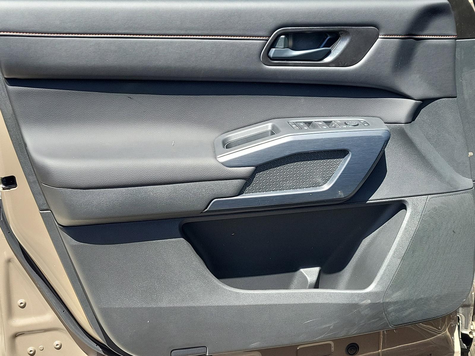2025 Nissan Pathfinder Vehicle Photo in Albuquerque, NM 87110