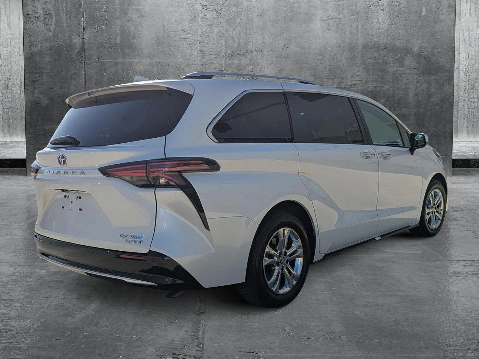 2024 Toyota Sienna Vehicle Photo in Winter Park, FL 32792