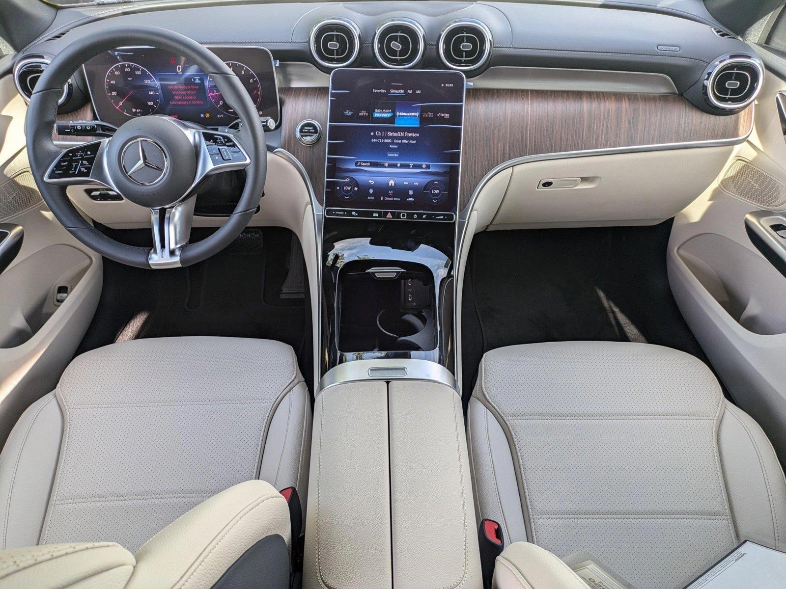 2025 Mercedes-Benz GLC Vehicle Photo in Sarasota, FL 34231