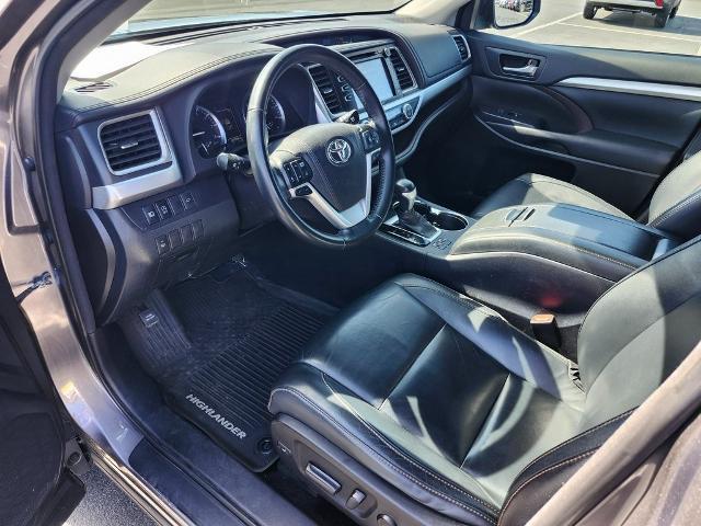 2017 Toyota Highlander Vehicle Photo in GREEN BAY, WI 54304-5303