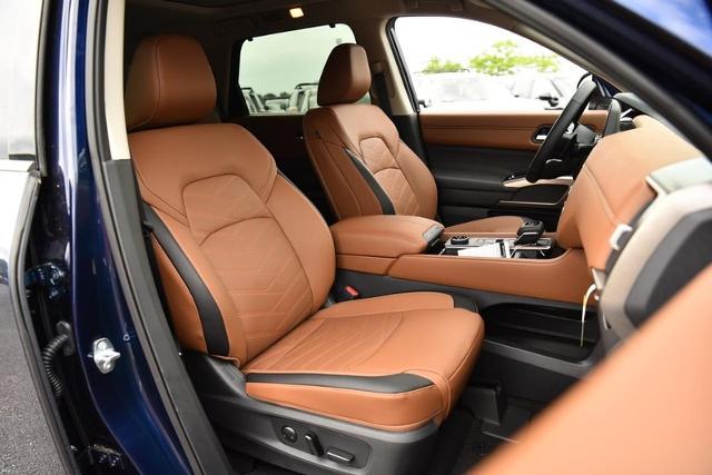 2025 Nissan Pathfinder Vehicle Photo in Ballwin, MO 63011