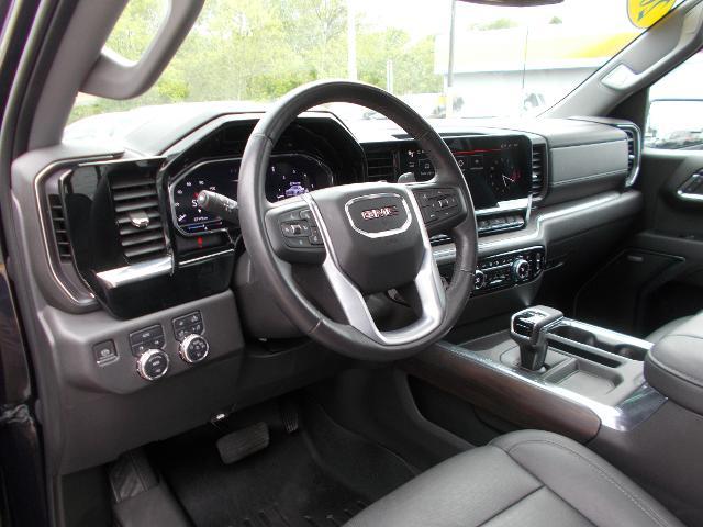 2023 GMC Sierra 1500 Vehicle Photo in LOWELL, MA 01852-4336