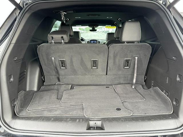 2023 Chevrolet Traverse Vehicle Photo in COLUMBIA, MO 65203-3903