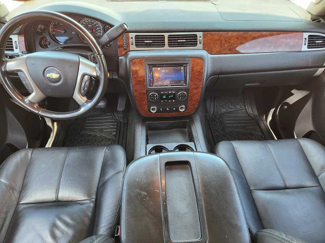 2011 Chevrolet Suburban Vehicle Photo in DENTON, TX 76210-9321