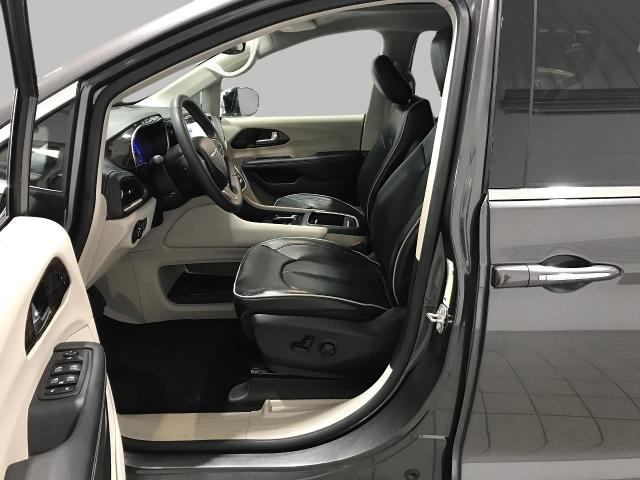 2023 Chrysler Pacifica Vehicle Photo in Kaukauna, WI 54130