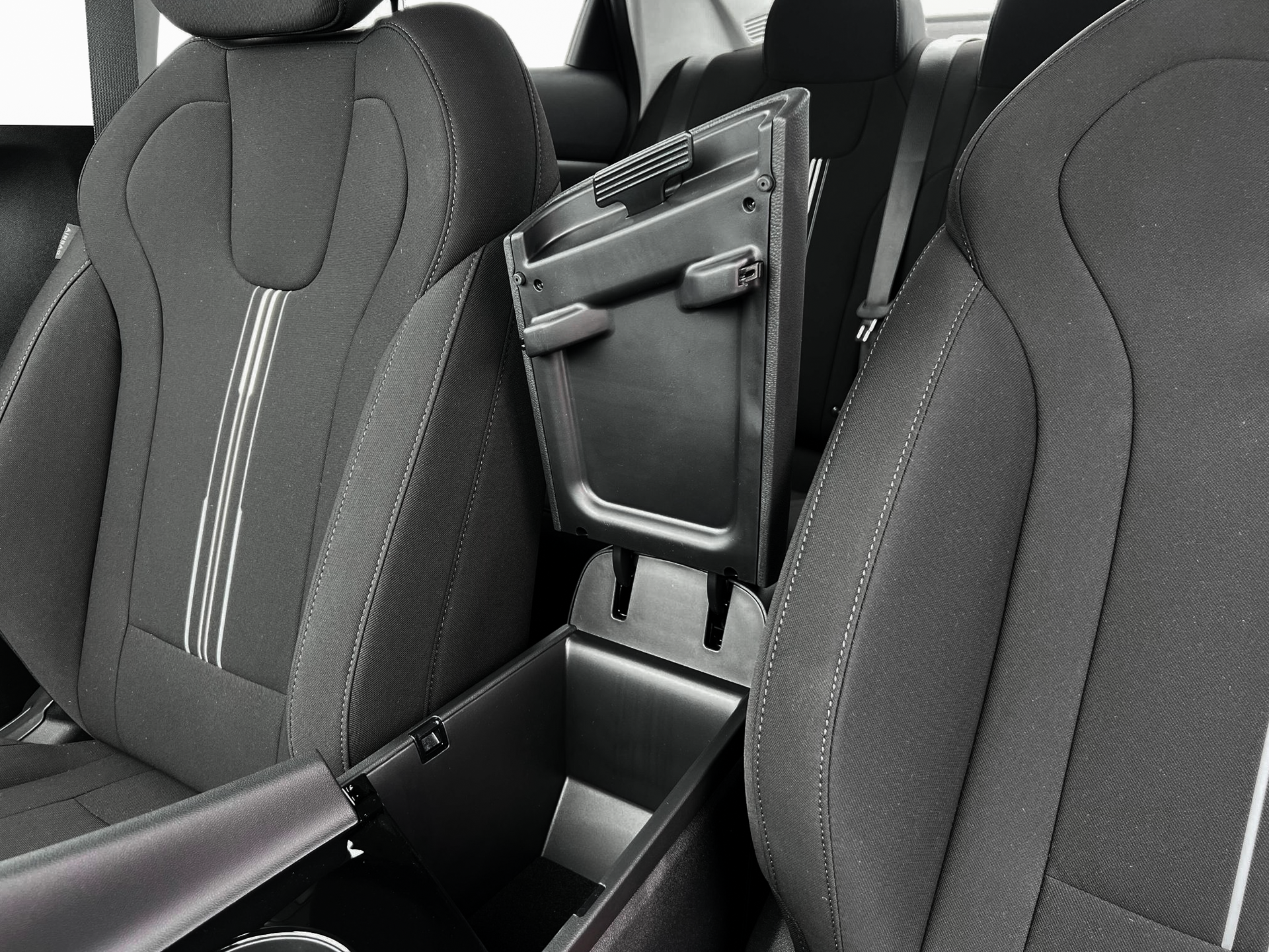 2025 Hyundai ELANTRA Hybrid Vehicle Photo in Philadelphia, PA 19116
