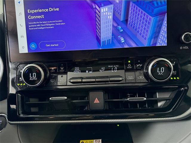 2023 Toyota Highlander Vehicle Photo in Everett, WA 98204