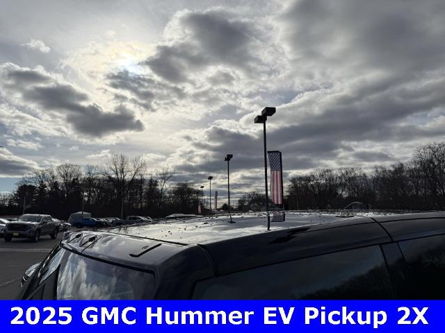 2025 GMC HUMMER EV Pickup Vehicle Photo in CHICOPEE, MA 01020-5001