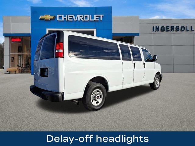 2023 GMC Savana Passenger 3500 Vehicle Photo in PAWLING, NY 12564-3219