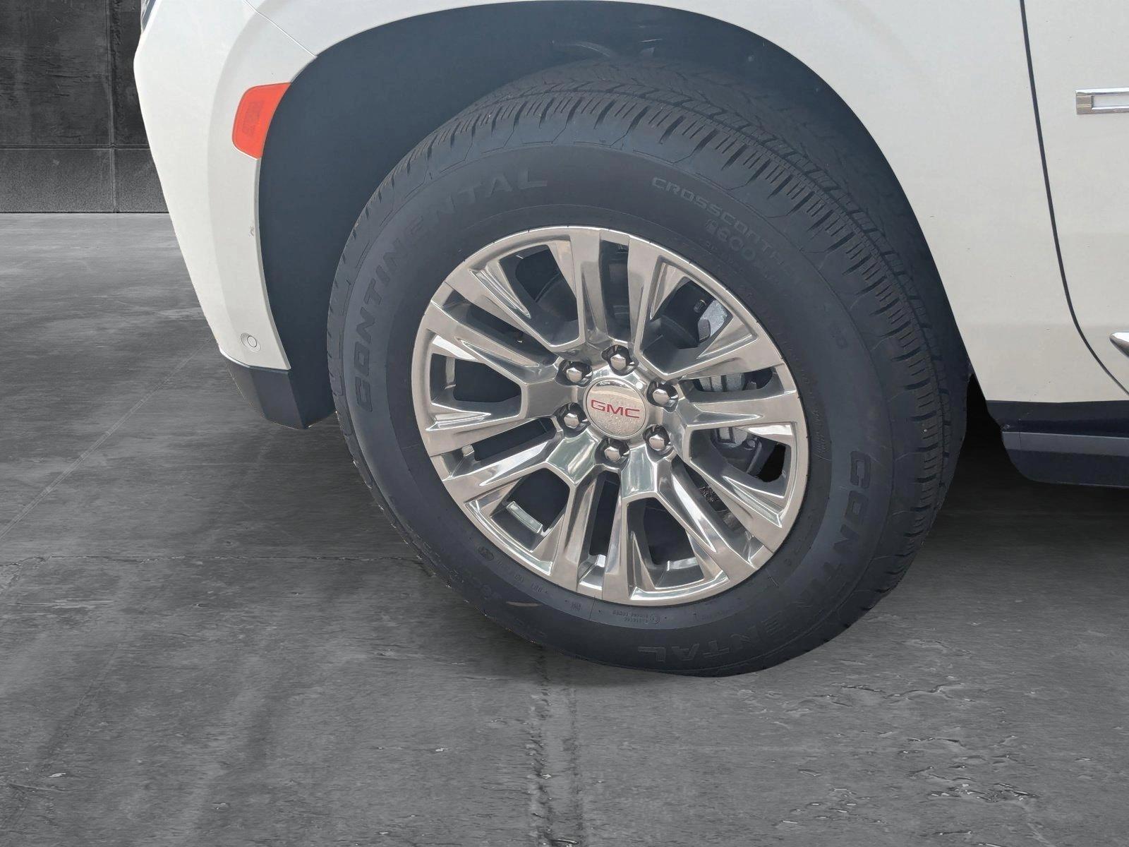 2024 GMC Yukon XL Vehicle Photo in LONE TREE, CO 80124-2750