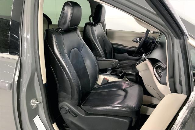 2022 Chrysler Pacifica Vehicle Photo in Lees Summit, MO 64086