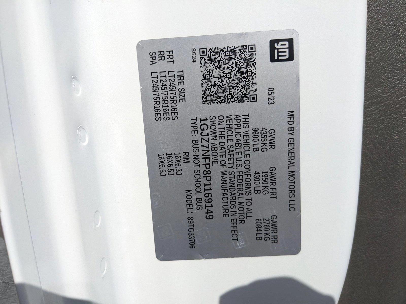 2023 GMC Savana Passenger 3500 Vehicle Photo in HOUSTON, TX 77034-5009