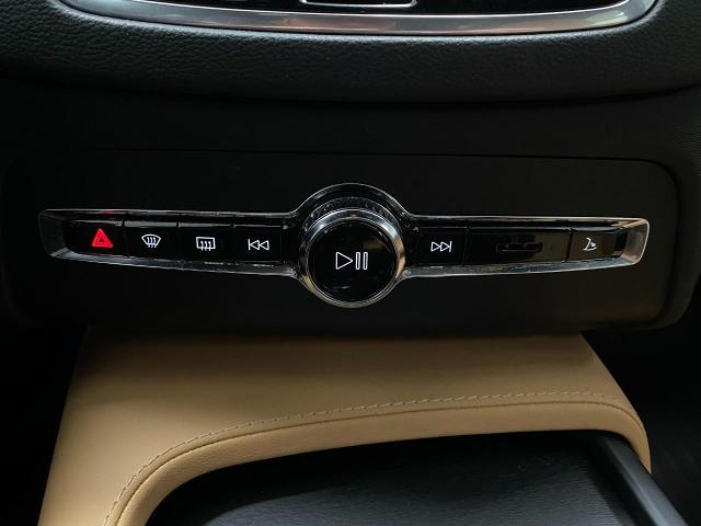2022 Volvo XC90 Vehicle Photo in Appleton, WI 54913