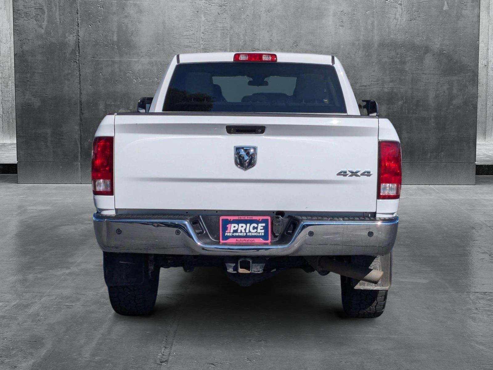 2018 Ram 2500 Vehicle Photo in VALENCIA, CA 91355-1705