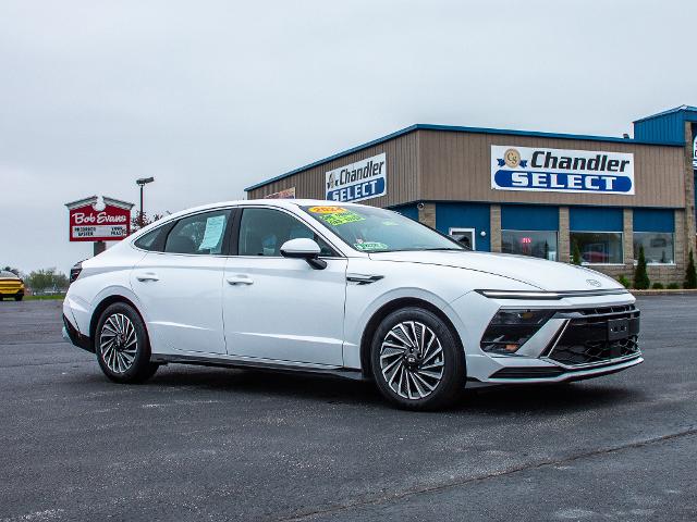 2024 Hyundai Sonata Hybrid Vehicle Photo in MADISON, IN 47250-1611