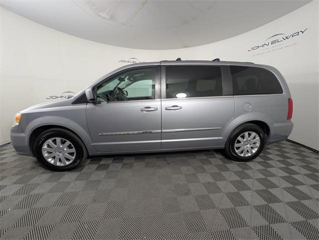 2015 Chrysler Town & Country Vehicle Photo in ENGLEWOOD, CO 80113-6708