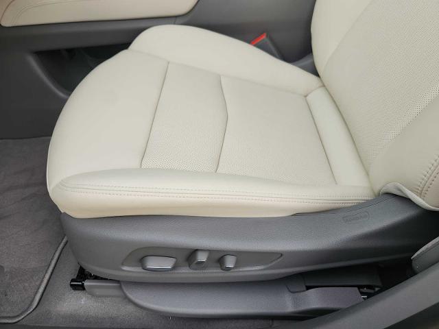 2025 Cadillac XT6 Vehicle Photo in HOUSTON, TX 77079
