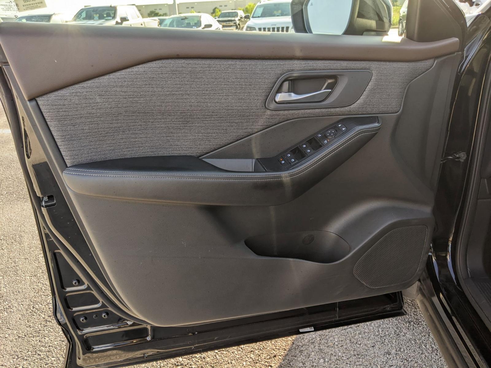 2023 Nissan Rogue Vehicle Photo in Seguin, TX 78155